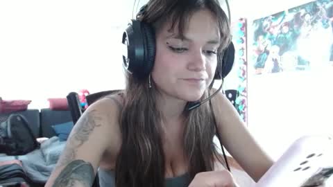 Snapshot of sweetbella_444 chatting on September 22, 2025, 4:42 pm Bella online show from September 22, 2025, 4:42 pm