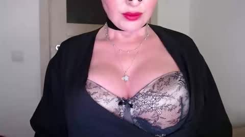 Diana online show from October 19, 2025, 12:11 am