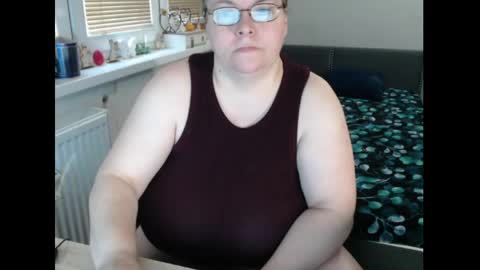Sweetboobs85h online show from April 4, 2026, 8:45 am