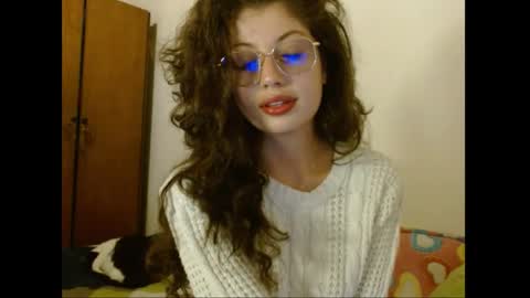 Snapshot of sweetcalm_ chatting on May 6, 2026, 4:30 am sweetcalm_ online show from May 6, 2026, 4:30 am