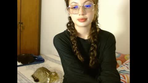 Snapshot of sweetcalm_ chatting on May 8, 2026, 5:02 am sweetcalm_ online show from May 8, 2026, 5:02 am