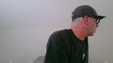 sweetcream5107 online show from April 6, 2026, 6:42 pm