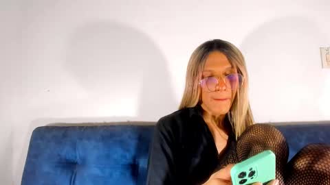 Amelia online show from February 16, 2025, 9:05 pm