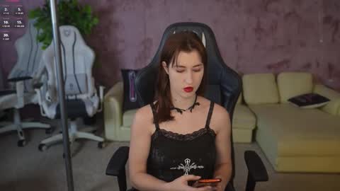 Amelia online show from October 17, 2025, 6:43 pm