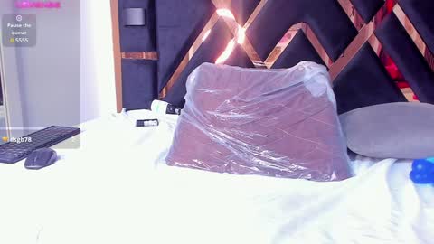 Jimena online show from December 19, 2024, 2:13 pm