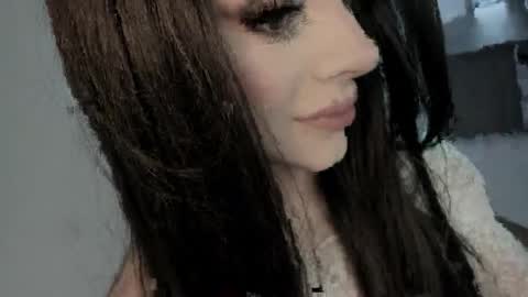 Bella online show from March 19, 2026, 10:47 pm