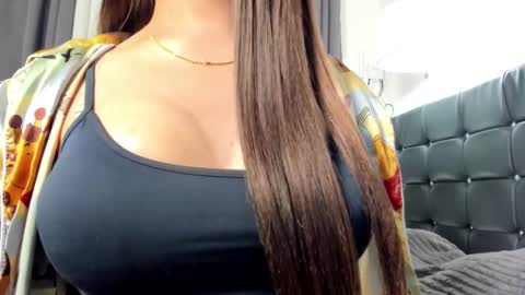 sweetest_one4 online show from December 15, 2025, 1:59 pm