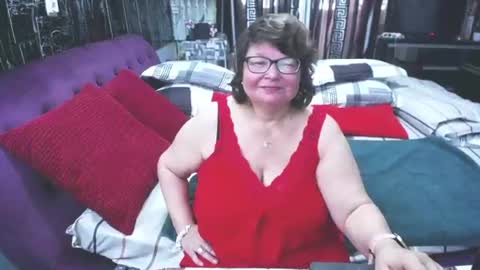 sweetestmilf4you online show from June 15, 2026, 1:24 pm