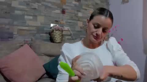 sweef online show from September 24, 2025, 9:18 pm