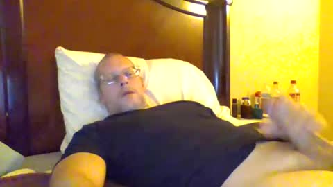 sweetg233 online show from October 15, 2025, 4:40 pm