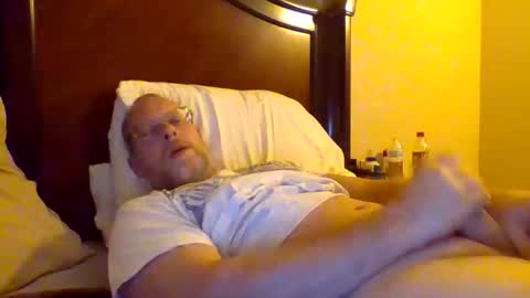 sweetg233 online show from November 12, 2025, 7:31 am