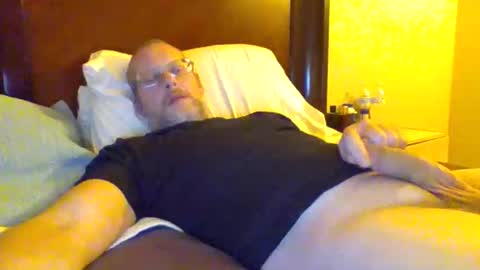 sweetg233 online show from December 4, 2025, 5:39 am