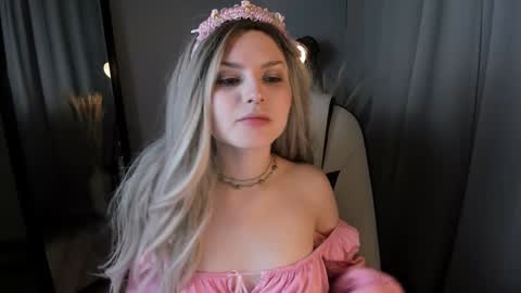 Kira online show from December 8, 2024, 3:13 pm