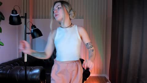 Kira online show from January 16, 2025, 10:44 pm