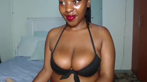 Snapshot of sweetice_01 chatting on March 1, 2025, 6:32 pm euny online show from March 1, 2025, 6:32 pm