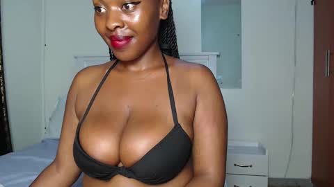 Snapshot of sweetice_01 chatting on March 1, 2025, 9:37 pm euny online show from March 1, 2025, 9:37 pm