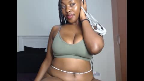 Snapshot of sweetice_01 chatting on January 13, 2026, 3:12 am euny online show from January 13, 2026, 3:12 am