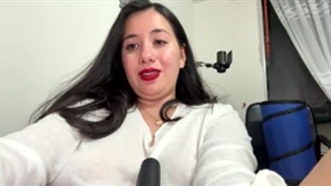 Ana Mara  i cant Make noise My family is here  online show from January 19, 2026, 5:00 am