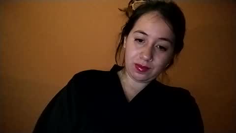 Snapshot of sweetie__annie chatting on April 20, 2026, 5:32 am Ana Mara i cant Make noise My family is here online show from April 20, 2026, 5:32 am