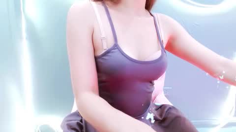 Snapshot of sweetie_bae99 chatting on April 6, 2026, 3:48 am sweetie_bae99 online show from April 6, 2026, 3:48 am