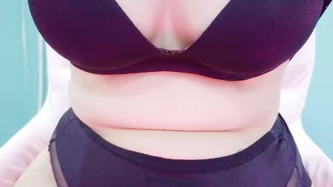 sweetie_bae99 online show from May 18, 2026, 4:35 pm