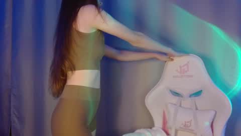 Annie online show from January 10, 2025, 8:59 pm