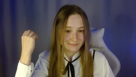 Annie online show from September 8, 2025, 7:46 pm