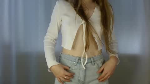 Annie online show from September 16, 2025, 12:06 pm