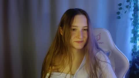 Annie online show from October 7, 2025, 8:39 pm