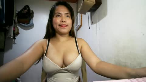 Snapshot of sweetie_trishiaxx chatting on June 24, 2026, 8:13 am Your GoodGirlSweet trish online show from June 24, 2026, 8:13 am