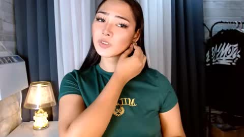 sweetiefox1 online show from September 12, 2025, 12:55 am