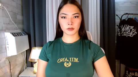 sweetiefox1 online show from November 7, 2025, 3:06 am