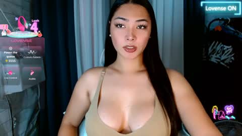 sweetiefox1 online show from May 25, 2026, 4:18 am