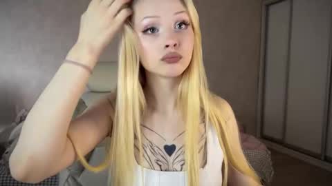 sweetie Lisa3 online show from March 8, 2025, 8:44 am