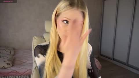 sweetie Lisa3 online show from March 12, 2025, 2:45 pm