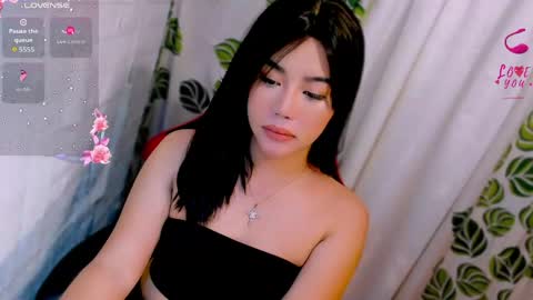 Nicole online show from April 22, 2026, 6:53 pm