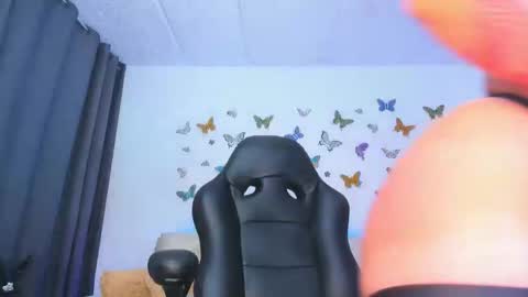 Snapshot of sweetisabella__ chatting on January 17, 2025, 9:06 am Isabella online show from January 17, 2025, 9:06 am