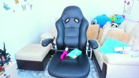 Snapshot of sweetisabella__ chatting on February 8, 2025, 4:36 am Isabella online show from February 8, 2025, 4:36 am