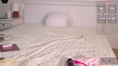 Kira online show from September 29, 2025, 2:11 pm