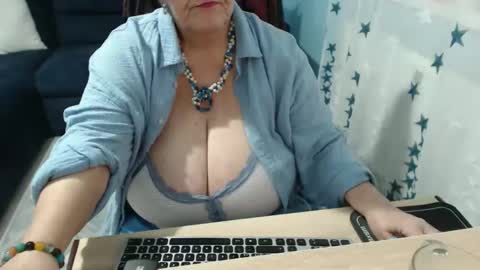 Rebeka online show from October 9, 2025, 2:37 pm
