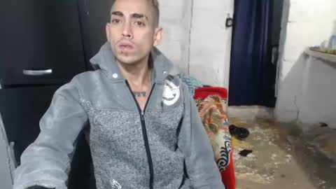 Snapshot of sweetlatinakim chatting on June 9, 2026, 11:44 am Camilo online show from June 9, 2026, 11:44 am
