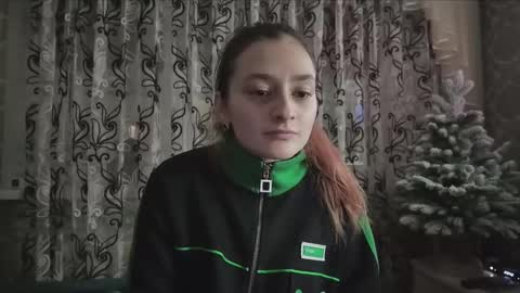 Snapshot of sweetliaison chatting on December 21, 2025, 5:42 pm sweetliaison online show from December 21, 2025, 5:42 pm