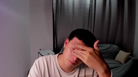 Snapshot of sweetlian_04 chatting on February 22, 2025, 5:23 am Lian online show from February 22, 2025, 5:23 am