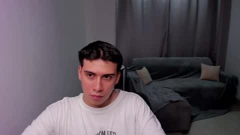 Snapshot of sweetlian_04 chatting on February 23, 2025, 5:56 am Lian online show from February 23, 2025, 5:56 am