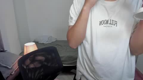 Lian online show from May 2, 2026, 1:32 am