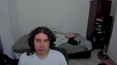 Snapshot of sweetlian_04 chatting on May 5, 2026, 1:02 am Lian online show from May 5, 2026, 1:02 am