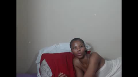 sweetlipss_ online show from September 11, 2025, 11:49 pm