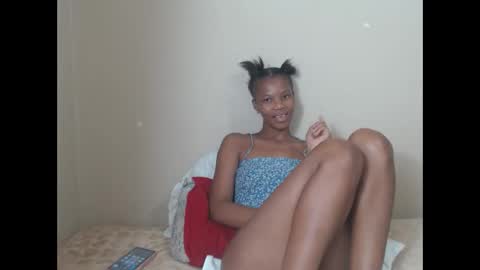 sweetlipss_ online show from September 19, 2025, 6:59 am