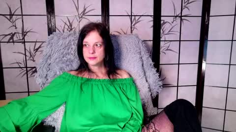 Snapshot of sweetlonglips_ chatting on May 7, 2026, 6:52 am JenJenny online show from May 7, 2026, 6:52 am