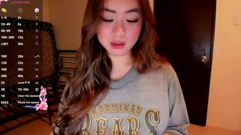 Snapshot of sweetlovepinay04 chatting on June 19, 2026, 5:06 pm Zoe online show from June 19, 2026, 5:06 pm